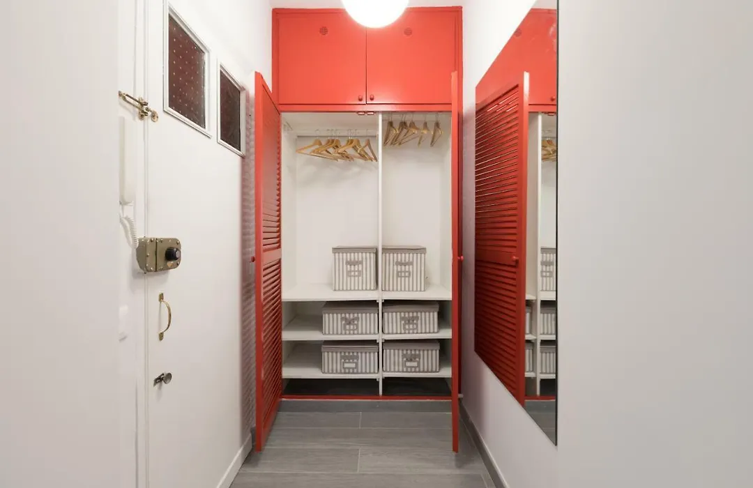 Quiet Pied A Terre With Terrace In Borgo Pio-1