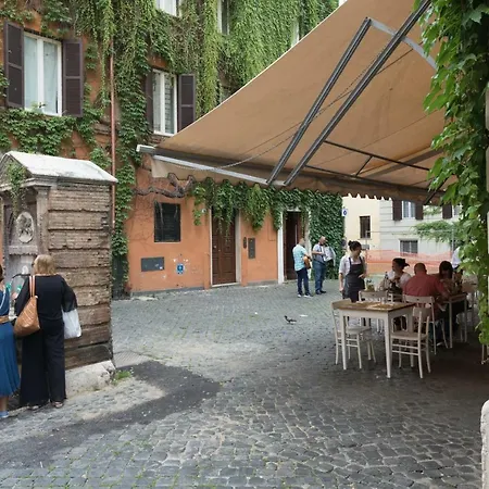 Quiet Pied A Terre With Terrace In Borgo Pio-2