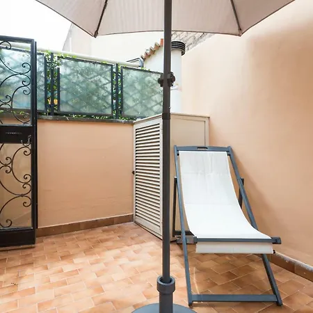 Quiet Pied A Terre With Terrace In Borgo Pio-3